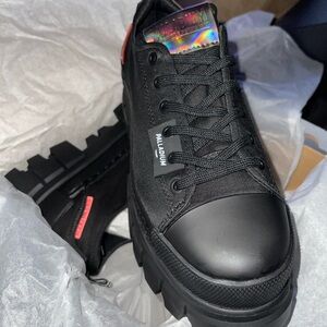 8.5 Ladies Palladium Black Sneakers Versatile and Durable
